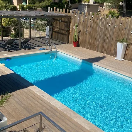 アパート Le Petit Vue Et Haute Falaise D Europe 70m2 Dans Avec Acces Libre Piscine Parking Prive Quartier Residentiel Tres Calme 5mn En Voiture *
