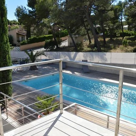Le Petit Cassis Appart 70M2 Dans Villa Avec Acces Libre Piscine Vue Mer Et Falaise De Cassis Parking Prive Quartier Residentiel Tres Calme-Plage 5Mn En Voiture דירה