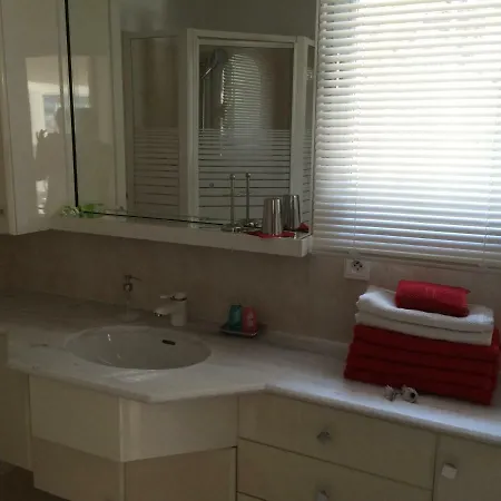 Le Petit Cassis Appart 70M2 Dans Villa Avec Acces Libre Piscine Vue Mer Et Falaise De Cassis Parking Prive Quartier Residentiel Tres Calme-Plage 5Mn En Voiture קסיס